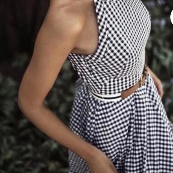 Eliza j - Picture 2 of 5